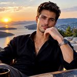 Eren Koral, astroloji yazarı ve modern kozmik yaşam rehberi